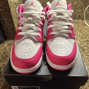 Jordan Low 1 - Pink - Kids 6.5/Womens 8